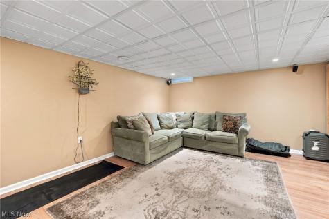 2472 W 5th Street Cleveland OH 44113