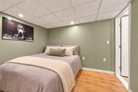 2472 W 5th Street Cleveland OH 44113