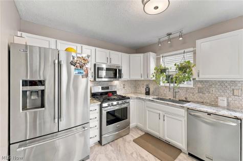 2472 W 5th Street Cleveland OH 44113