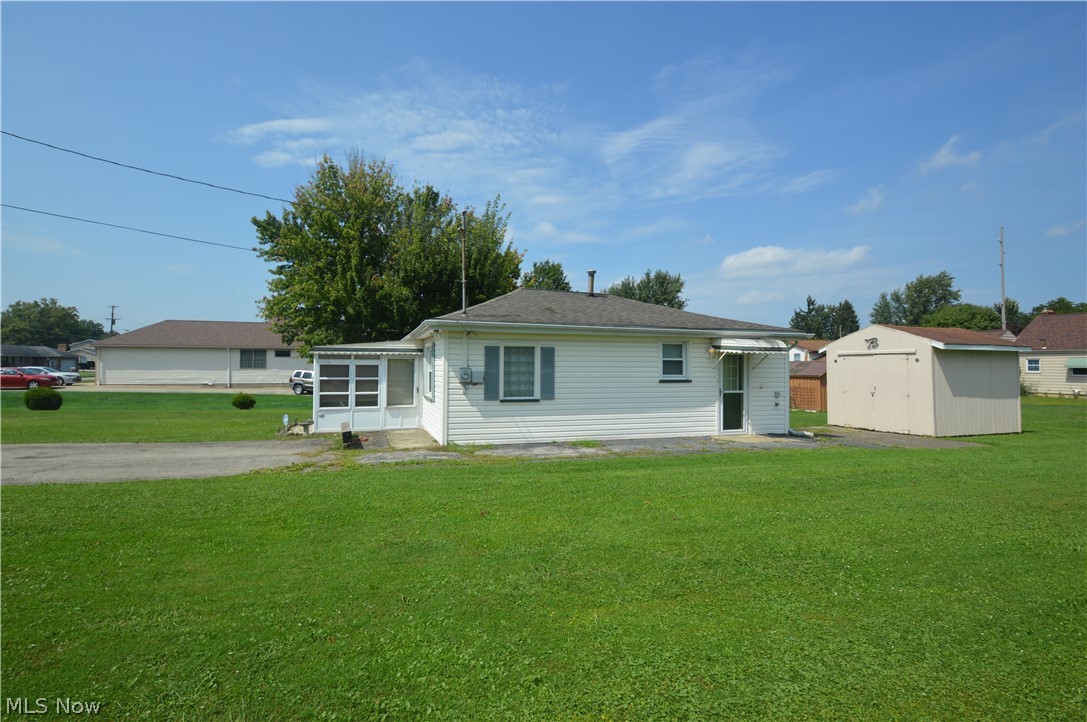 726 Penhale Avenue Campbell OH 44405