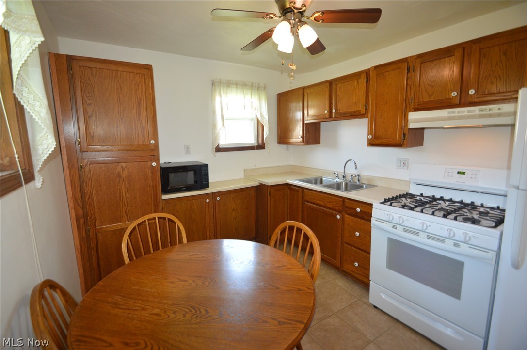 726 Penhale Avenue Campbell OH 44405