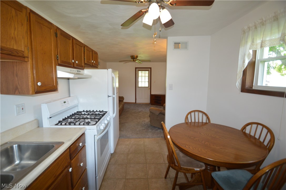 726 Penhale Avenue Campbell OH 44405