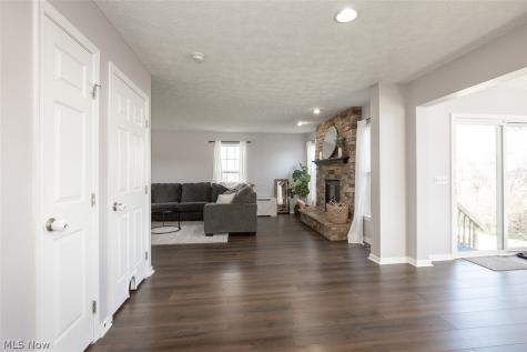 887 Woodfield Lane Brunswick OH 44212