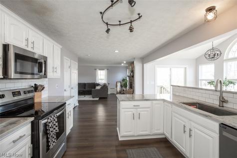 887 Woodfield Lane Brunswick OH 44212