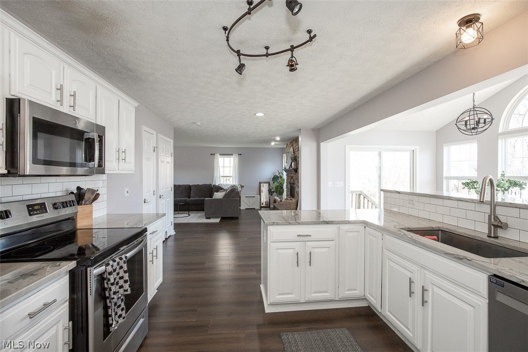 887 Woodfield Lane Brunswick OH 44212
