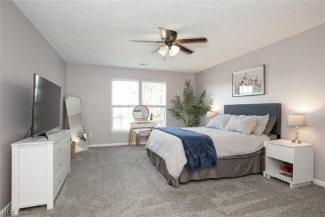 887 Woodfield Lane Brunswick OH 44212