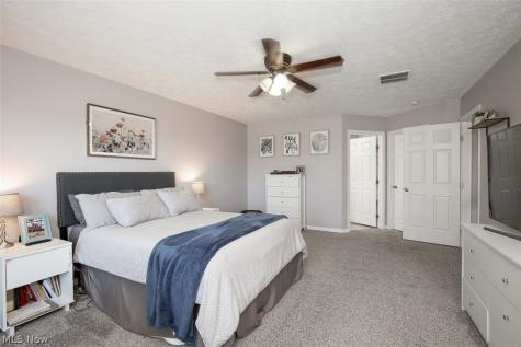 887 Woodfield Lane Brunswick OH 44212