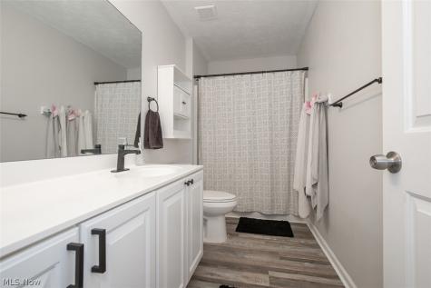 887 Woodfield Lane Brunswick OH 44212