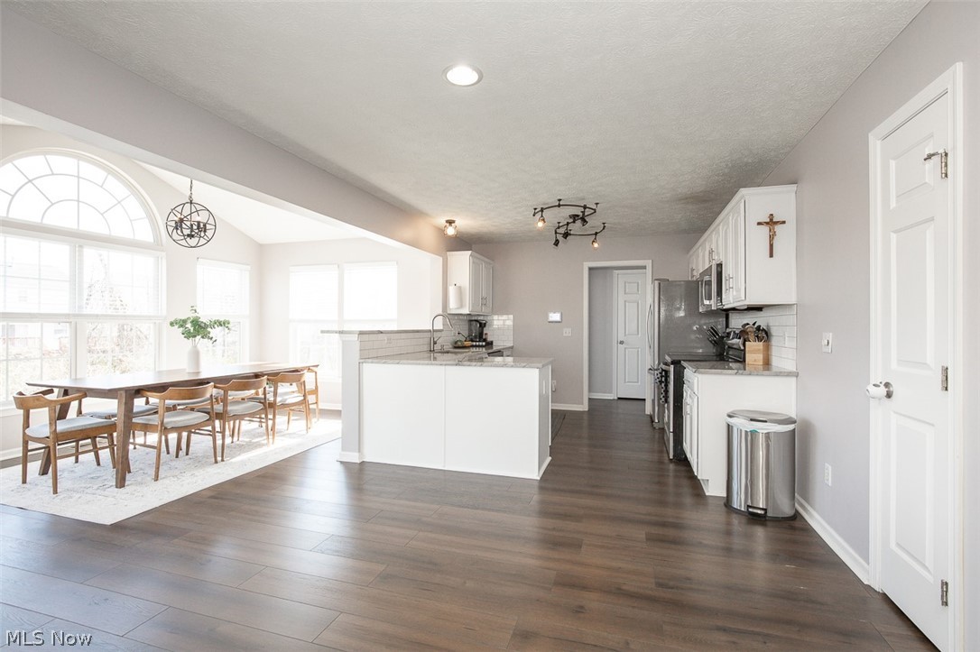 887 Woodfield Lane Brunswick OH 44212