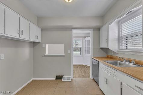 595 Oakmoor Road Bay Village OH 44140