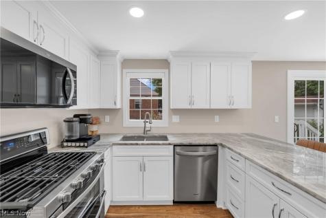 360 Huntmere Drive Bay Village OH 44140