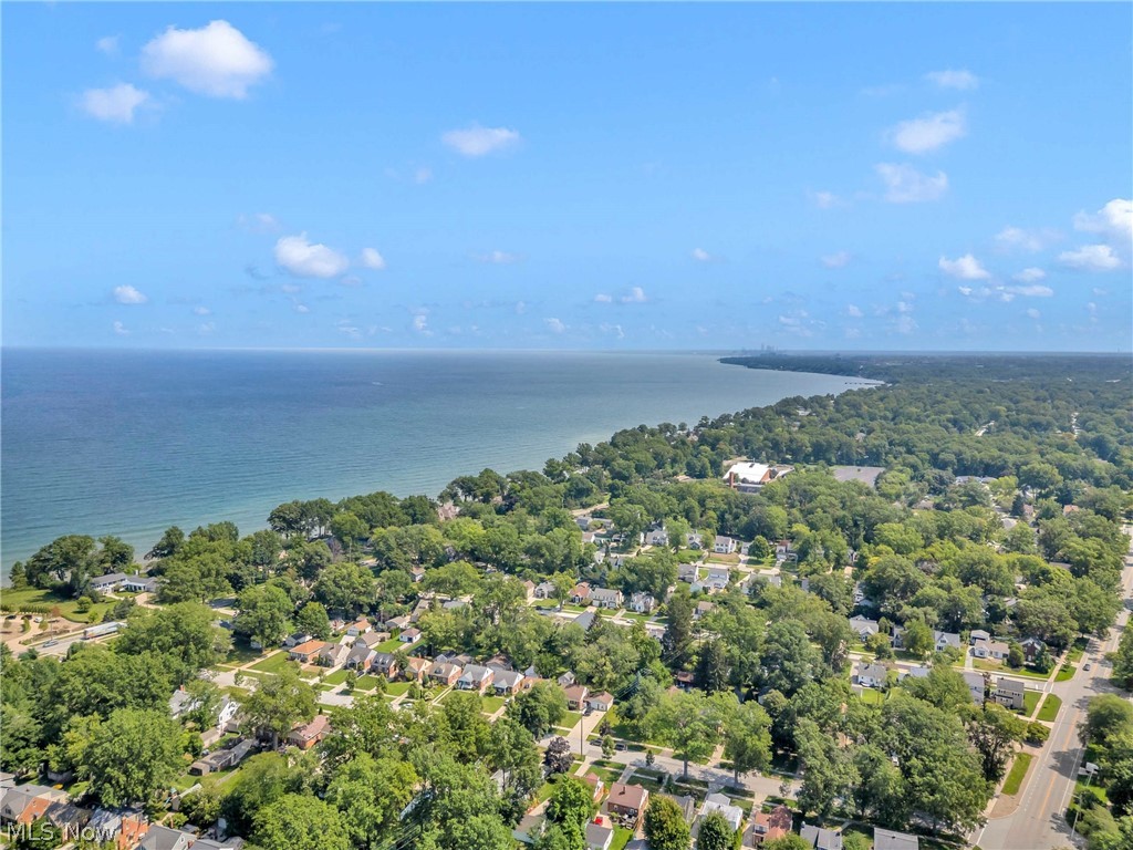 360 Huntmere Drive Bay Village OH 44140