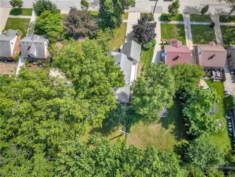 360 Huntmere Drive Bay Village OH 44140