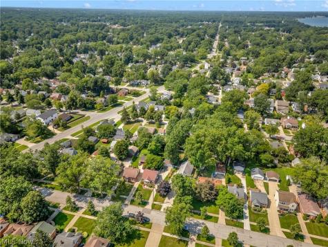 360 Huntmere Drive Bay Village OH 44140