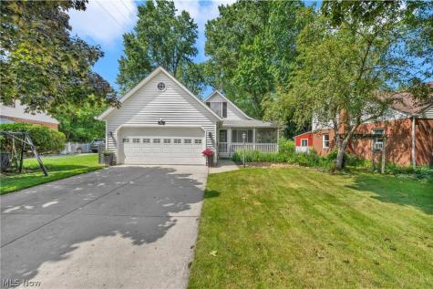 360 Huntmere Drive Bay Village OH 44140