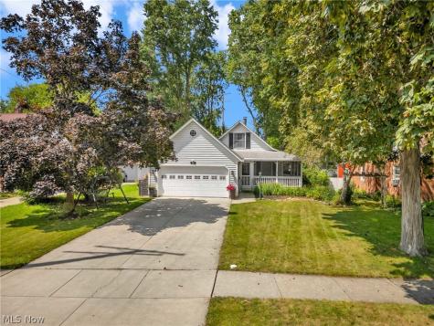 360 Huntmere Drive Bay Village OH 44140