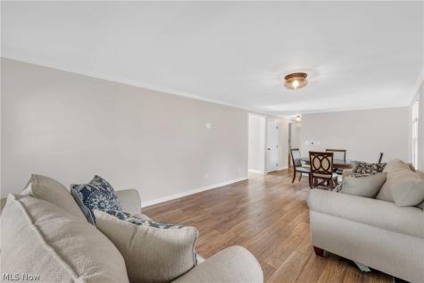 360 Huntmere Drive Bay Village OH 44140