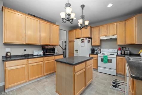 652 Lakeside Drive Avon Lake OH 44012