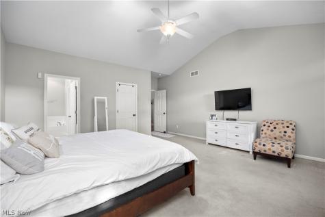 652 Lakeside Drive Avon Lake OH 44012