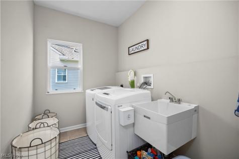 652 Lakeside Drive Avon Lake OH 44012
