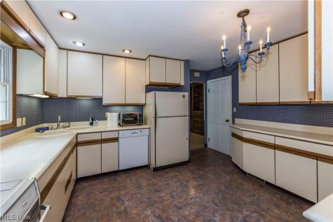 2070 White Pond Drive Akron OH 44313
