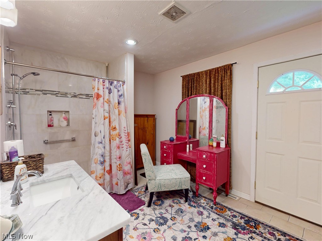 1083 Dock Road Madison OH 44057