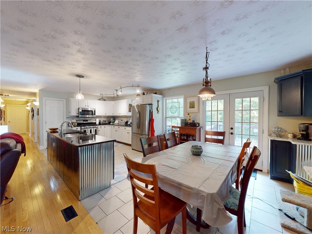 1083 Dock Road Madison OH 44057