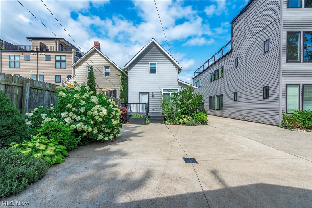 1963 W 47th Street Cleveland OH 44102