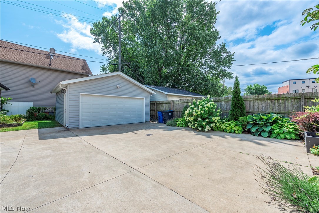 1963 W 47th Street Cleveland OH 44102