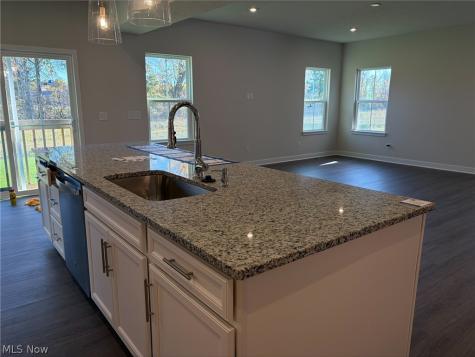 6045 Audriana Way Lorain OH 44053
