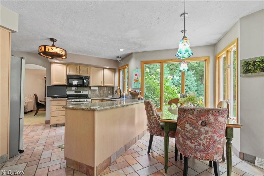 391 Centennial Drive Vienna OH 44473