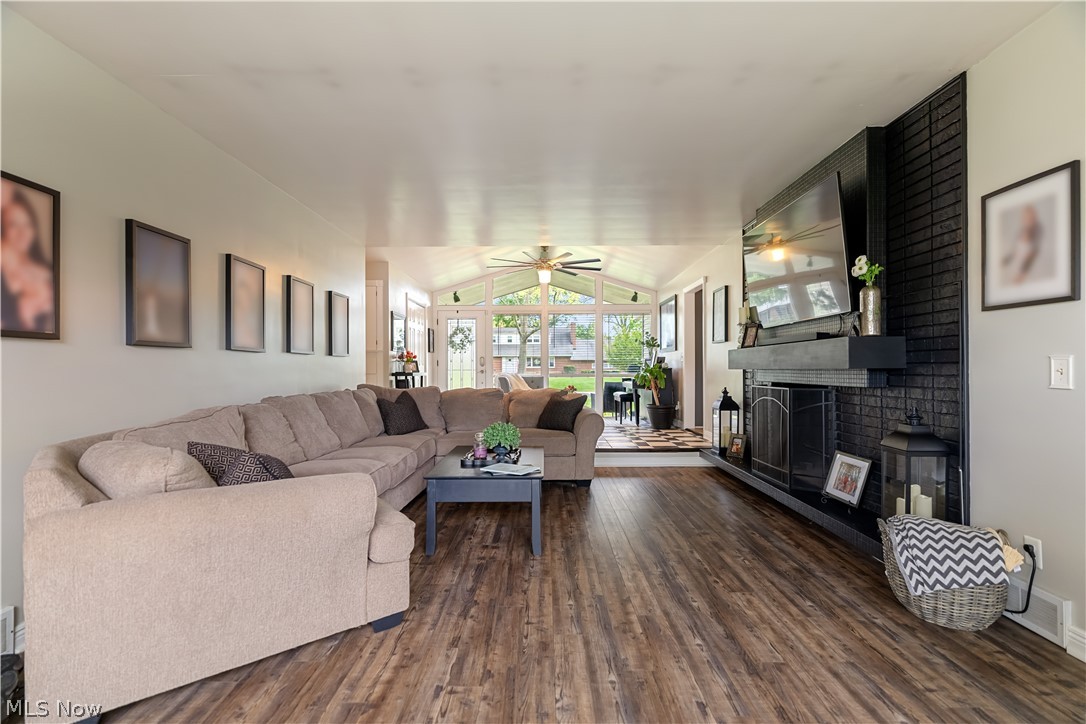 1331 Buena Vista Street NE Canton OH 44714