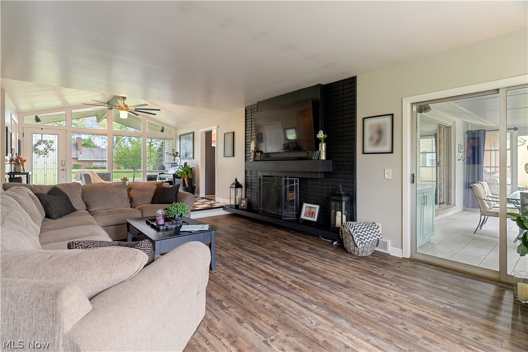 1331 Buena Vista Street NE Canton OH 44714