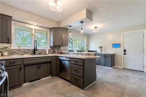 1331 Buena Vista Street NE Canton OH 44714