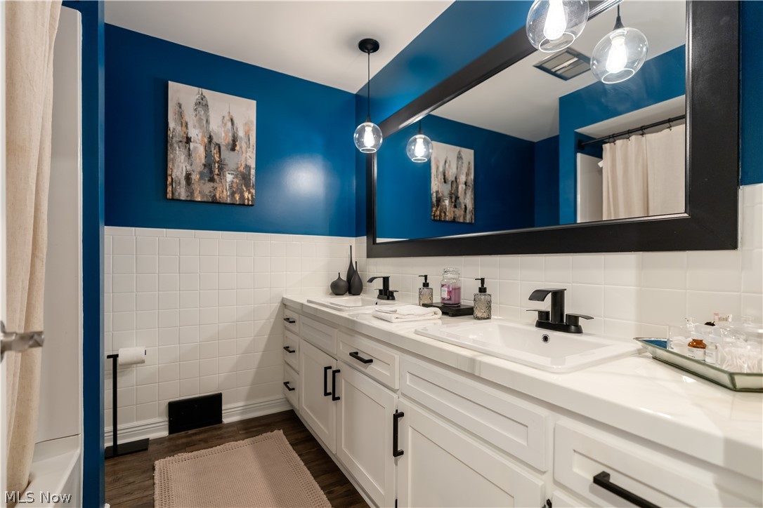 1331 Buena Vista Street NE Canton OH 44714