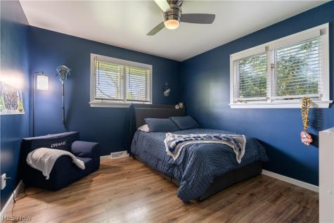 1331 Buena Vista Street NE Canton OH 44714