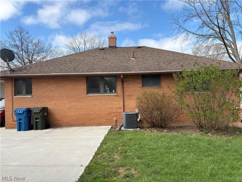 355 Gayle Drive Sheffield Lake OH 44054