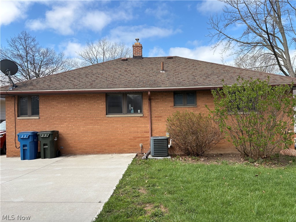 355 Gayle Drive Sheffield Lake OH 44054