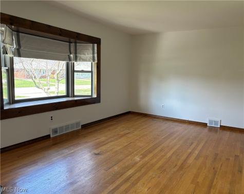 355 Gayle Drive Sheffield Lake OH 44054
