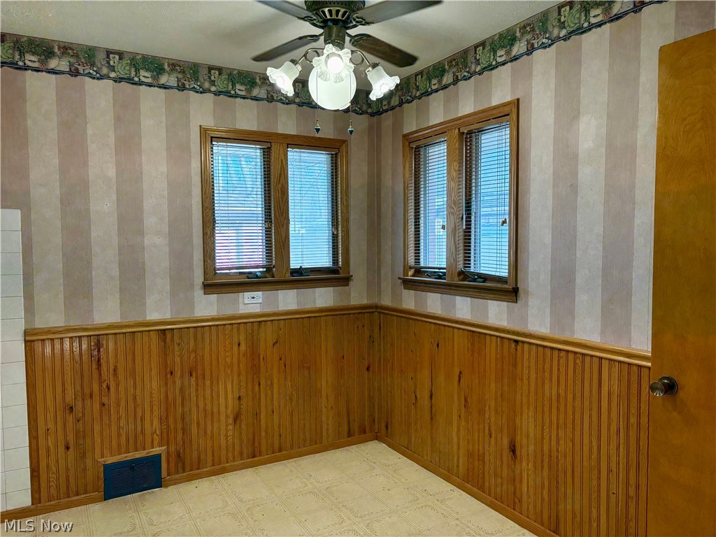 355 Gayle Drive Sheffield Lake OH 44054