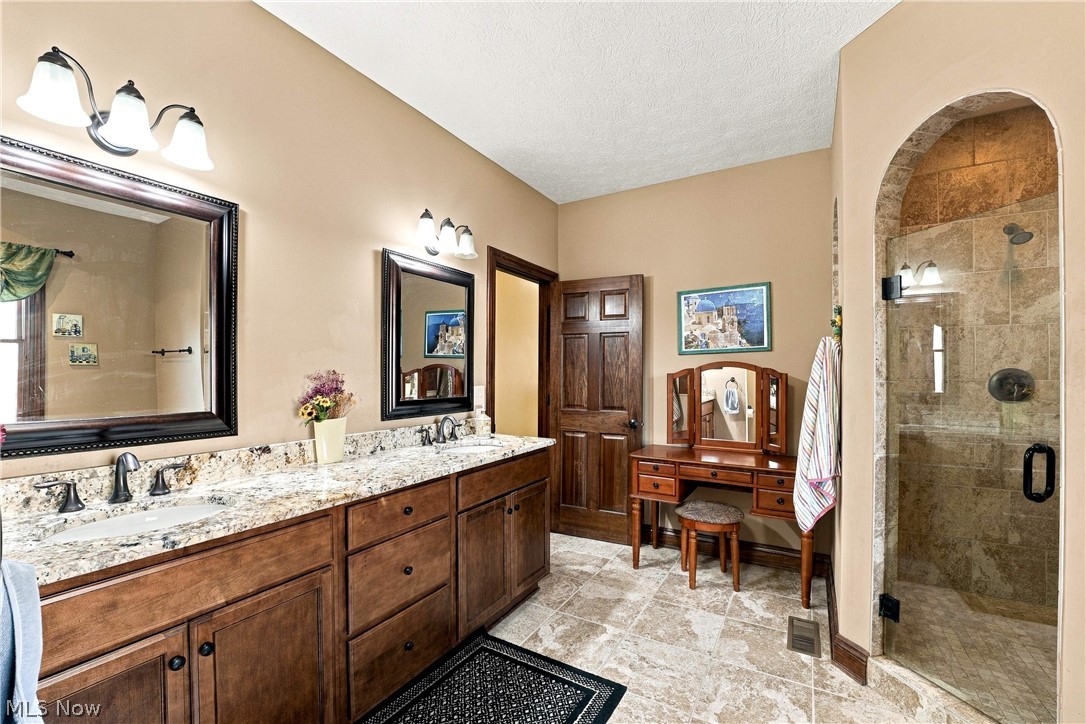 50 Walden Ridge Drive Hinckley OH 44233