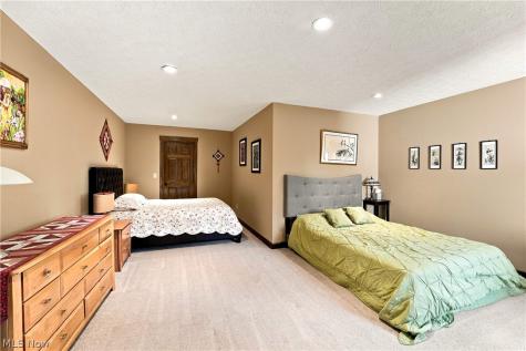 50 Walden Ridge Drive Hinckley OH 44233