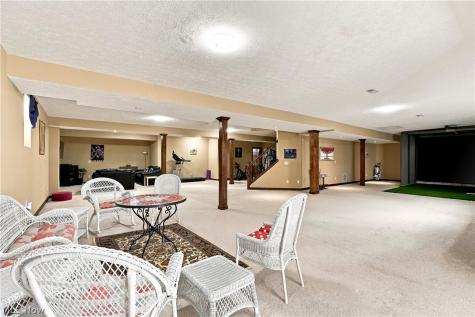 50 Walden Ridge Drive Hinckley OH 44233