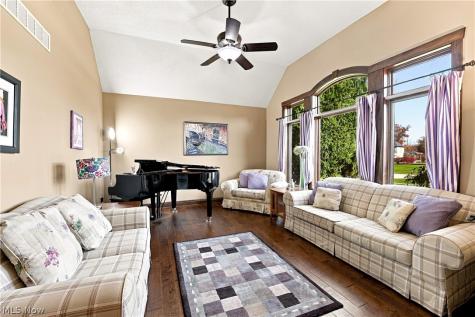 50 Walden Ridge Drive Hinckley OH 44233