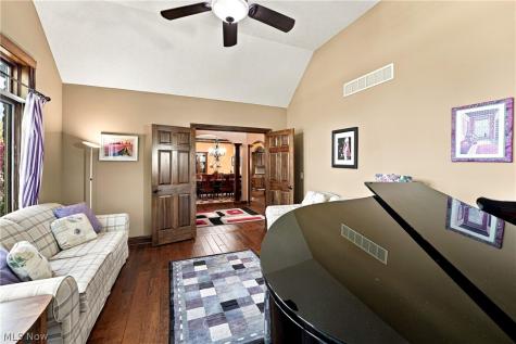 50 Walden Ridge Drive Hinckley OH 44233