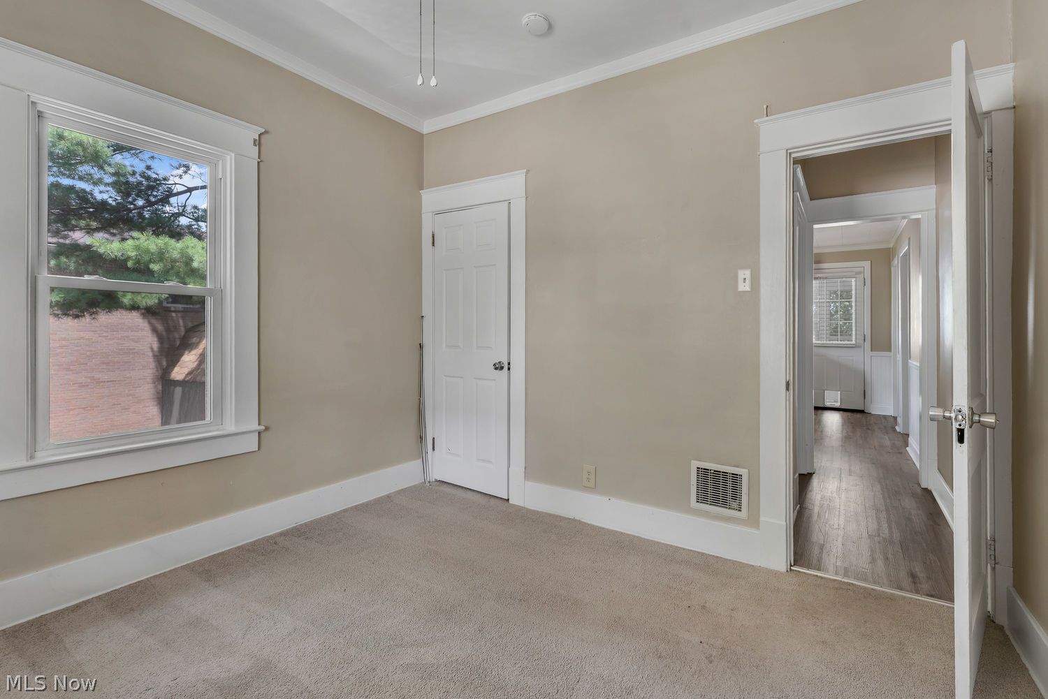 484 Fourth Street Struthers OH 44471