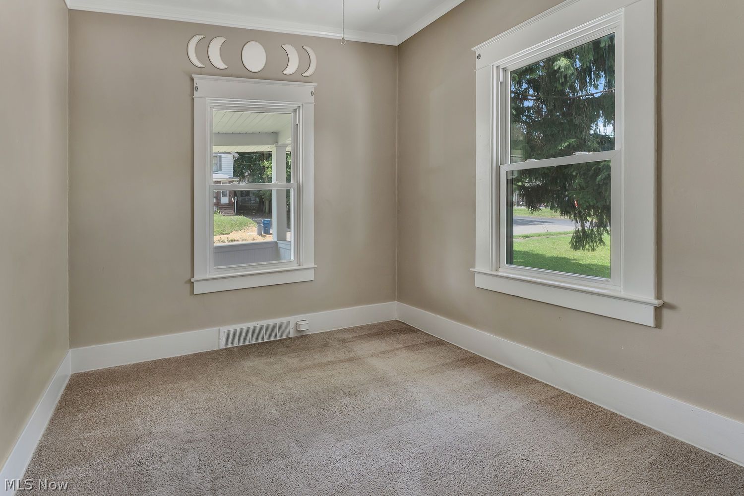 484 Fourth Street Struthers OH 44471
