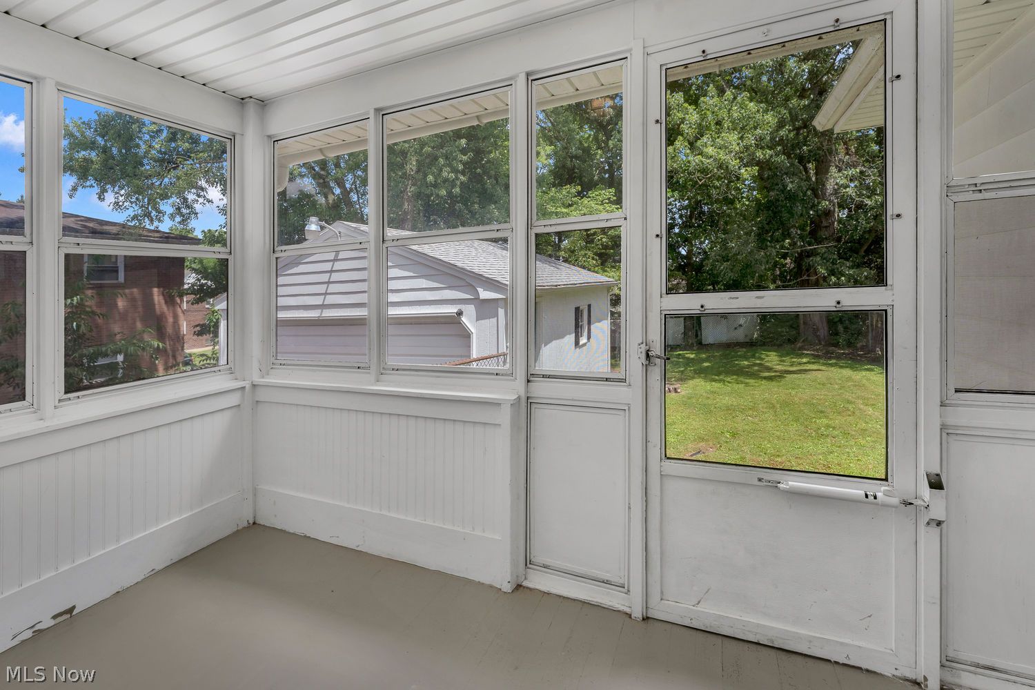 484 Fourth Street Struthers OH 44471