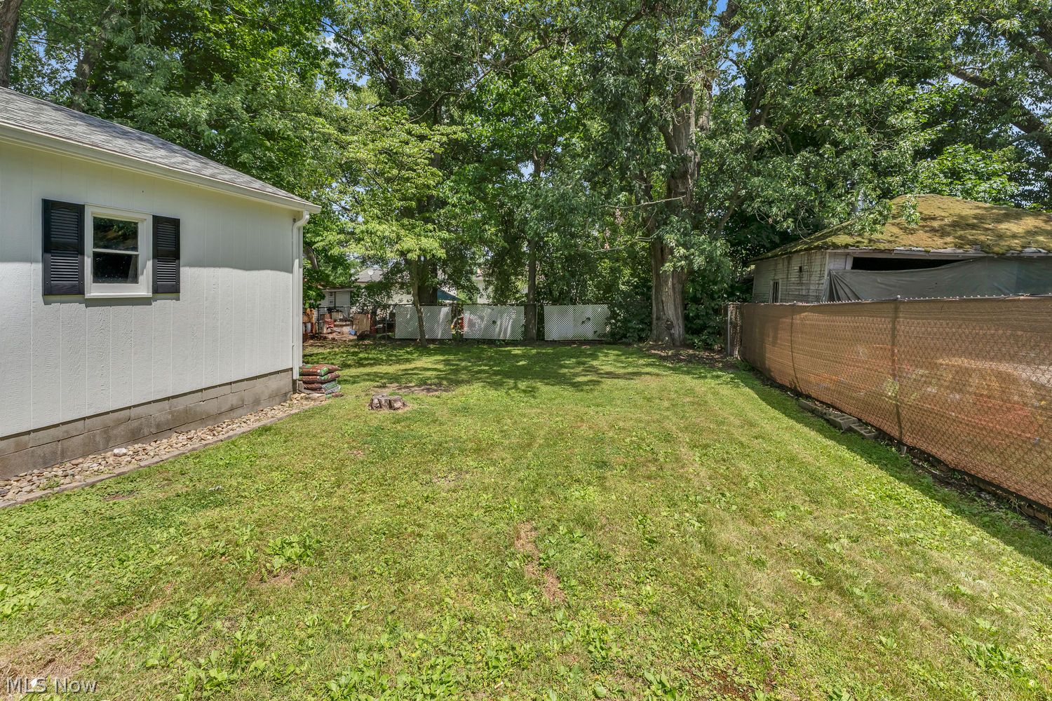 484 Fourth Street Struthers OH 44471