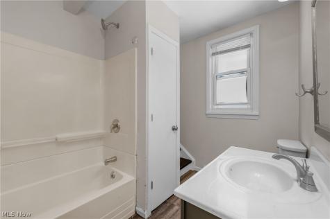1244 W Erie Avenue Lorain OH 44052